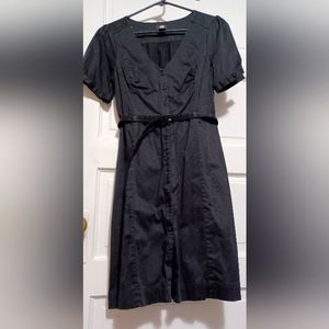 H&M black v-neck belted button-up dress size 8